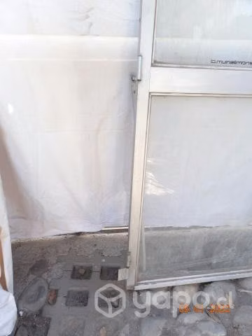 Puerta de aluminio vidrio