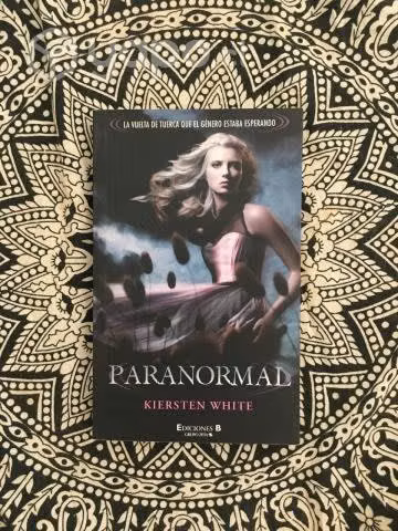 Paranormal - Kiersten White