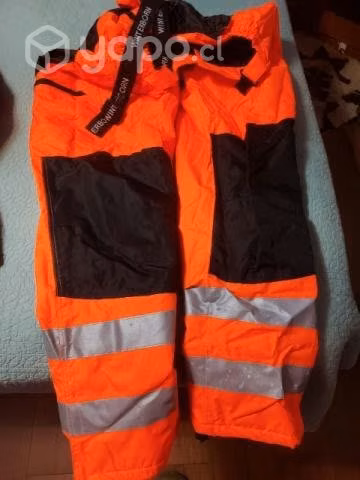 Busco térmico nuevo, pantalón y chaqueta