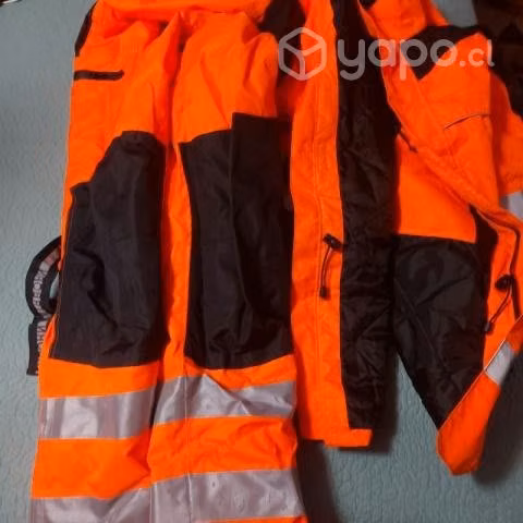 Busco térmico nuevo, pantalón y chaqueta