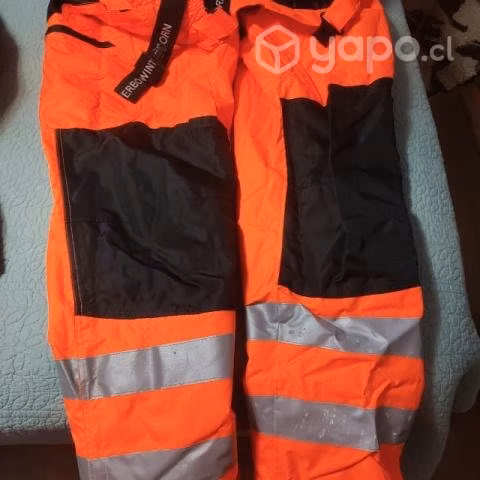 Busco térmico nuevo, pantalón y chaqueta