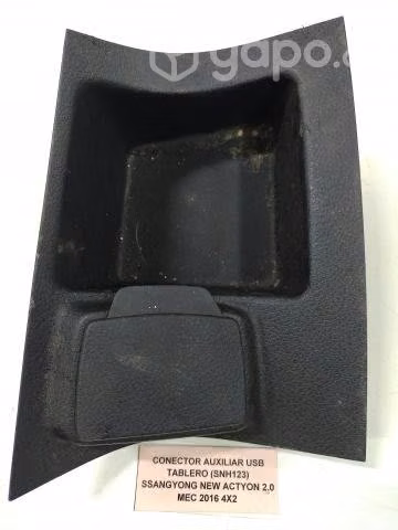 Conector auxiliar USB Tablero (SNH123) SSangyong N