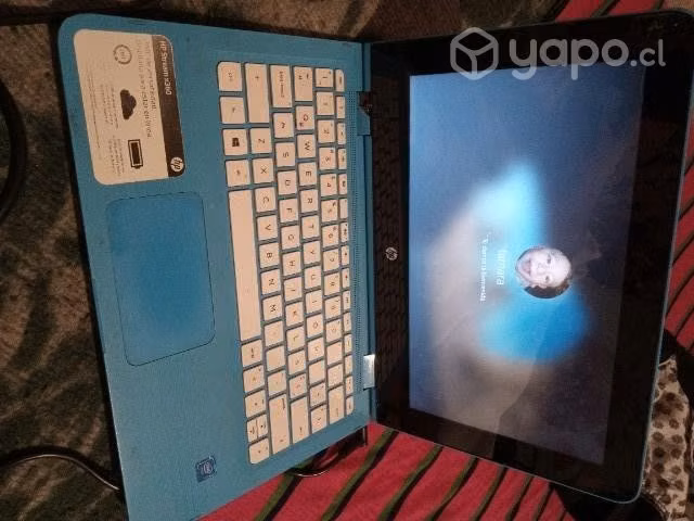 Notebook con detalle - Imagen 2