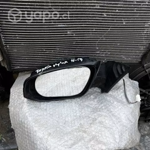 Toyota Hilux retrovisor izquierdo año 2016-2019