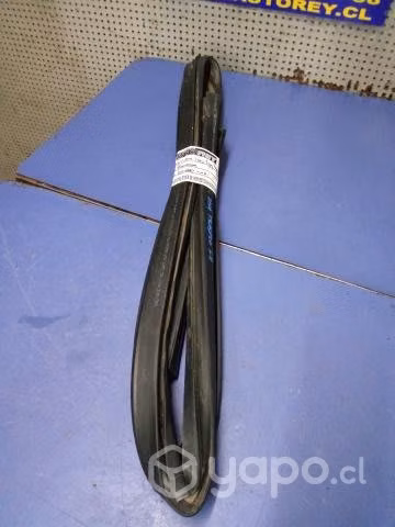 Goma vidrio trasera izquierda Ford f150 2019