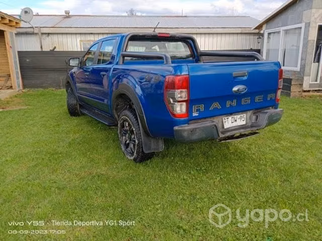 Camioneta Ford ranger storm año 2021