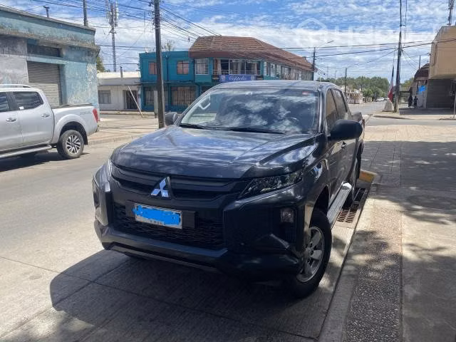 Mitsubishi l200 2022