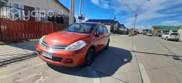 Se vende nissan tiida 2012