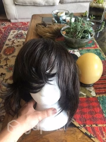 Peluca pelo castaño y negro