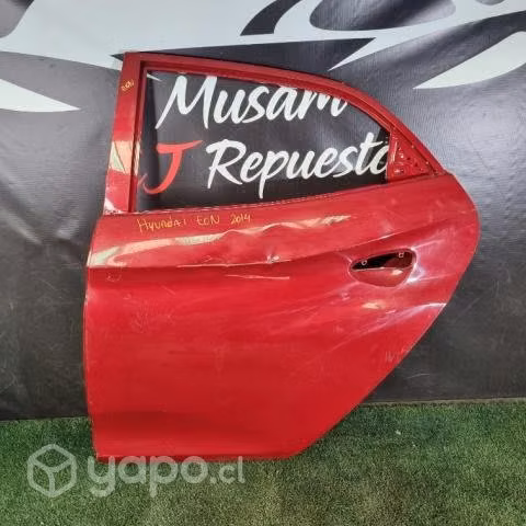 Puerta trasera izquierda hyundai eon 2014