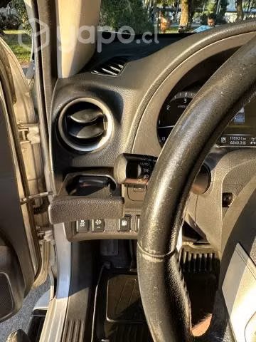 Nissan np300 2016