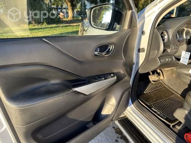 Nissan np300 2016