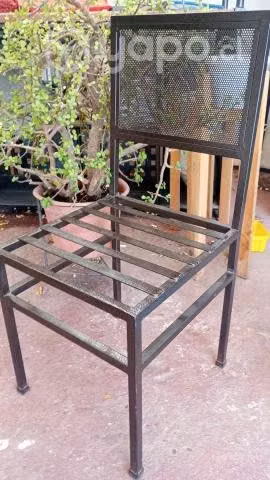 Mesa de vidrio/sillas de fierro Medidas impecable