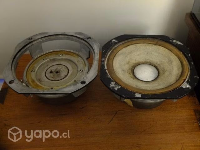 Colecciono parlantes antiguos pago efectivo