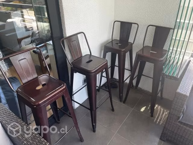 Sillas de terraza y barra