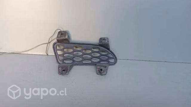 Tapa de neblinero mahindra pick up dmg