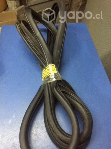 Goma contorno pilar pta del der Hyunday New Tucson