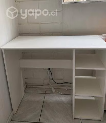 Escritorio más silla blanco