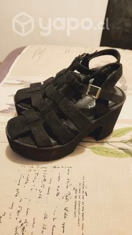 Sandalias negras