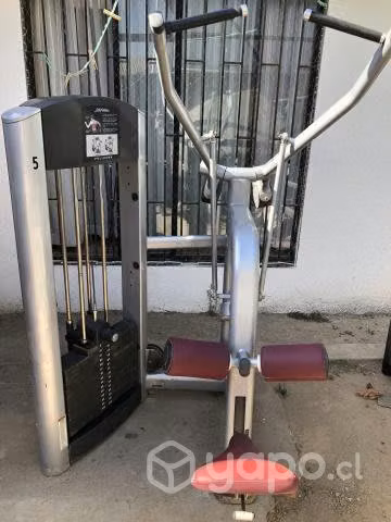 Pulldown LifeFitness modelo Integrity 140 kls