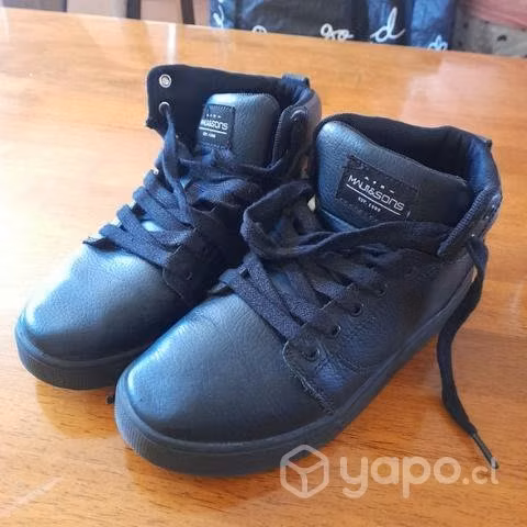 Zapatillas y charlas hombre/niño