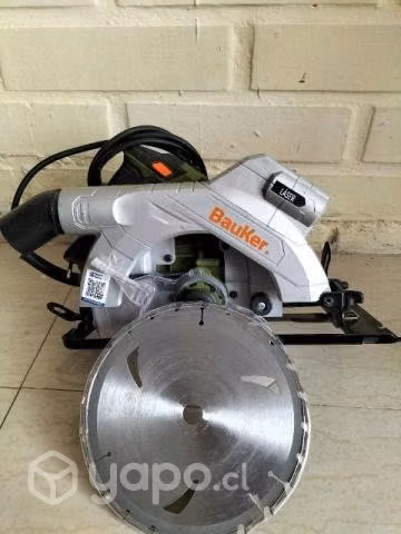 Sierra circular bauker
