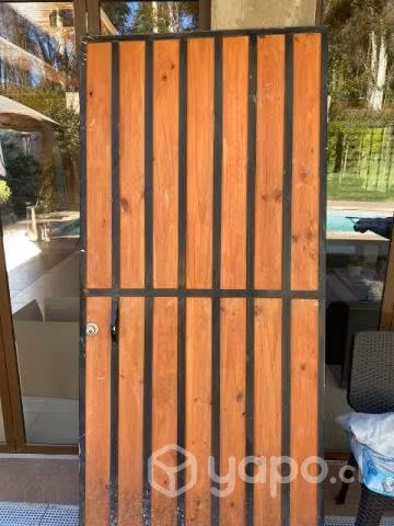 Puerta reforzada