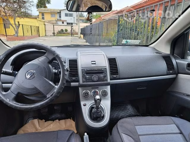 Vendo Nissan Sentra 2.0 año 2012