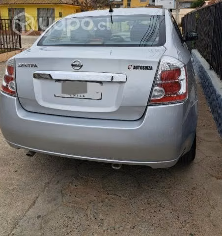 Vendo Nissan Sentra 2.0 año 2012