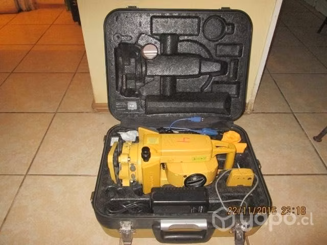 Estación TOTAL TOPCON 3200 N