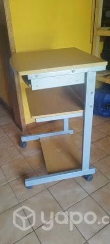 Escritorio con ruedas