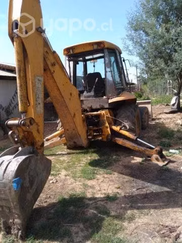Retroexcavadora 4x4 exelente estado