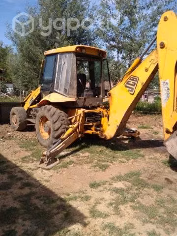 Retroexcavadora 4x4 exelente estado