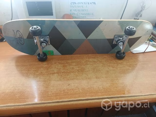 Skateboard marca Athletic Workc - Imagen 2