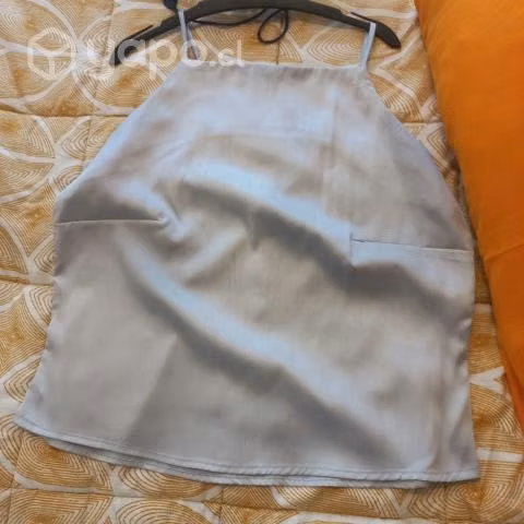 Blusa de seda gris-plata