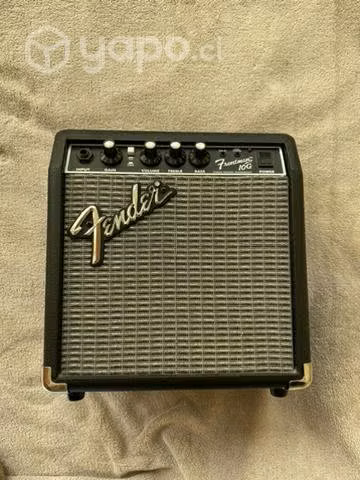 Squier Stratocaster+Amplificador, correa y cable