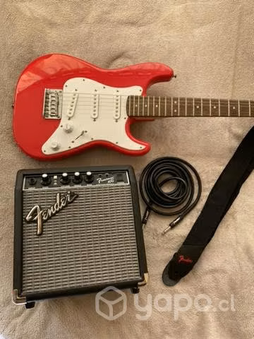 Squier Stratocaster+Amplificador, correa y cable