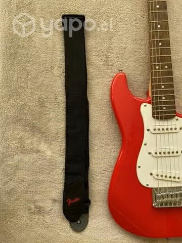 Squier Stratocaster+Amplificador, correa y cable
