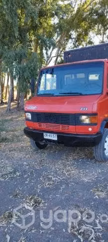 Mercedes Benz 711 año 2006