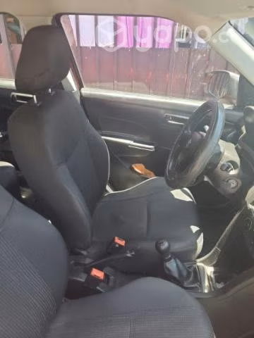 SUZUKI SWIFT, año 2015