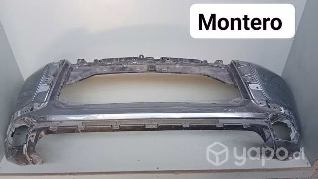 Parachoque Mitsubishi montero dmg repuestos 5.11
