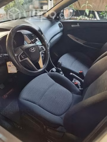 Hyundai accent 2015