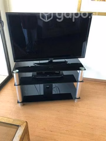 Televisión 40 pulgadas Samsung + mesa+ chromecast
