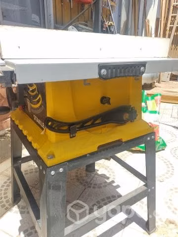 Sierra de banco 10'' 1800W Stanley