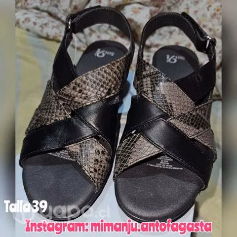 Chalas 16 horas, zapatos Calper, zapatillas brillo