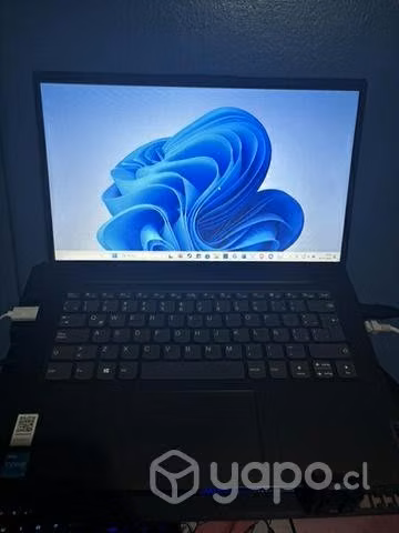 Lenovo V14 G2-ITL con i3 de 11th (fotos al chat)
