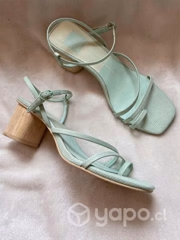 Lindas sandalias