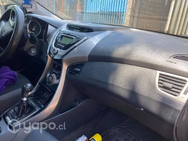 Vendo hyundai elantra 2013 version full abs - Imagen 3