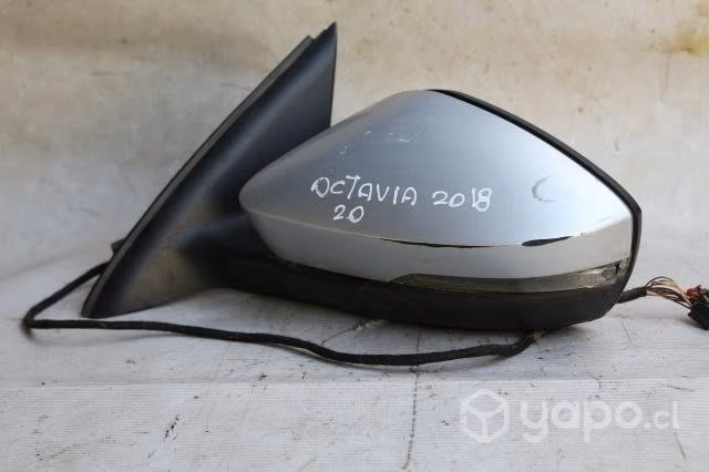 Espejo retrovisor izquierdo Skoda Octavia 2.0 2018