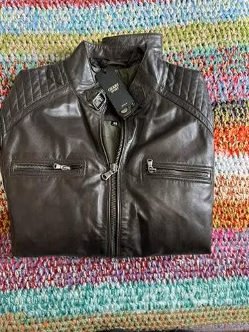 Chaqueta de cuero nueva - Imagen 4